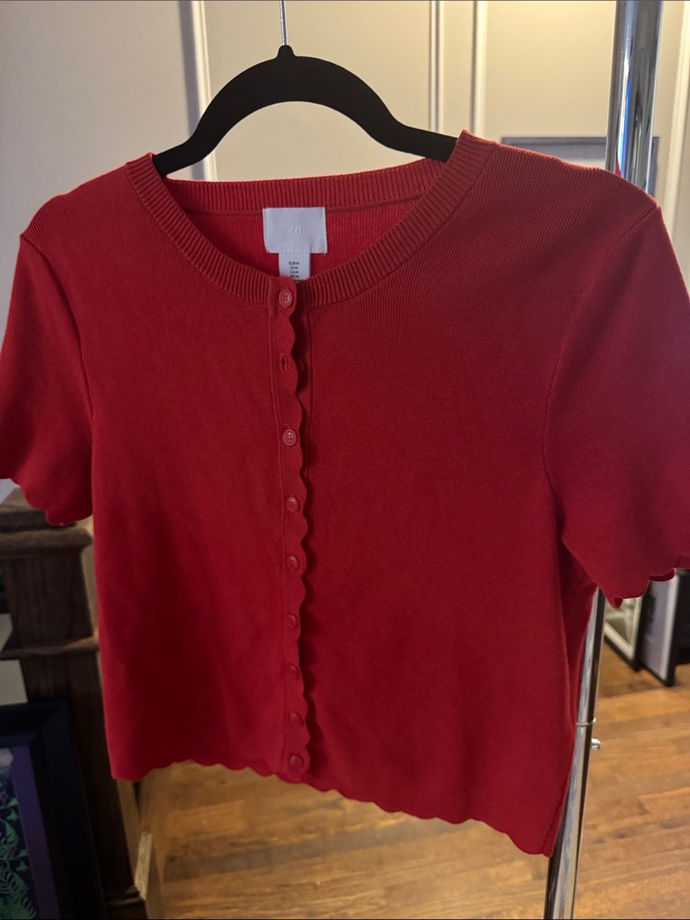 H&M Coral-Red Scalloped Button Knit Top